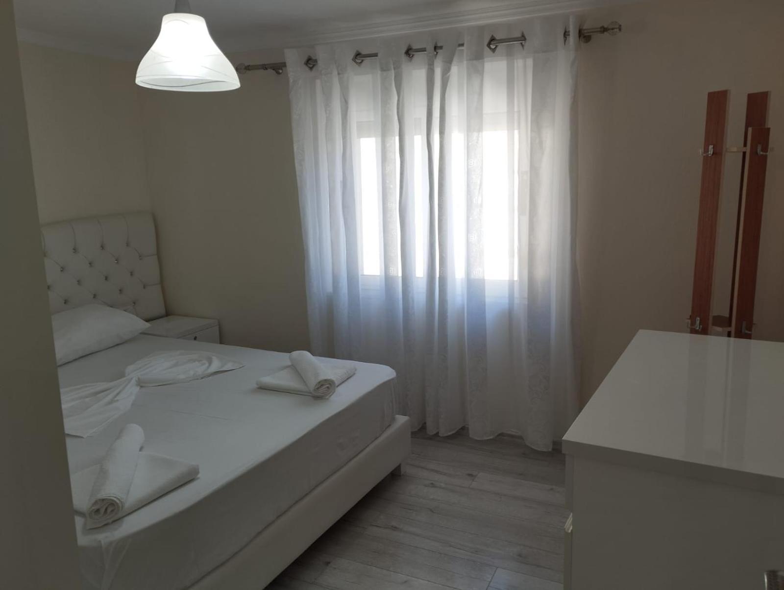 Rondo Guesthouse Gjirokaster Luaran gambar