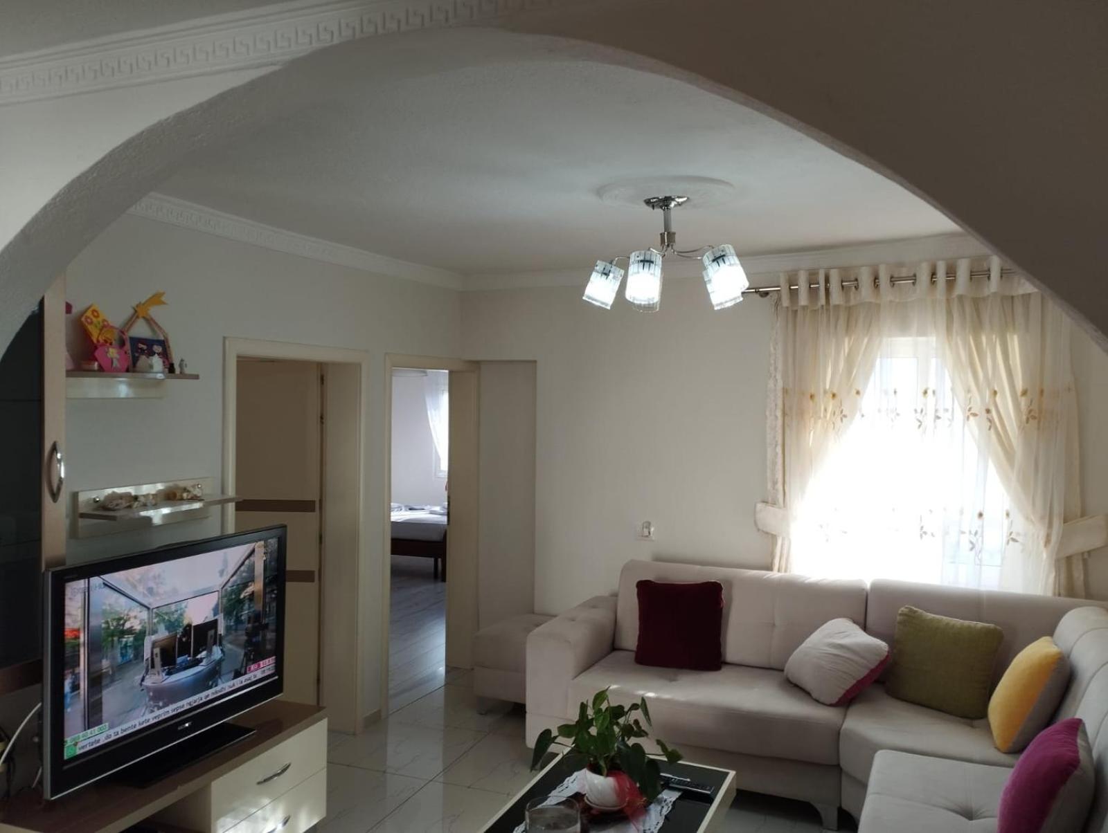 Rondo Guesthouse Gjirokaster Luaran gambar