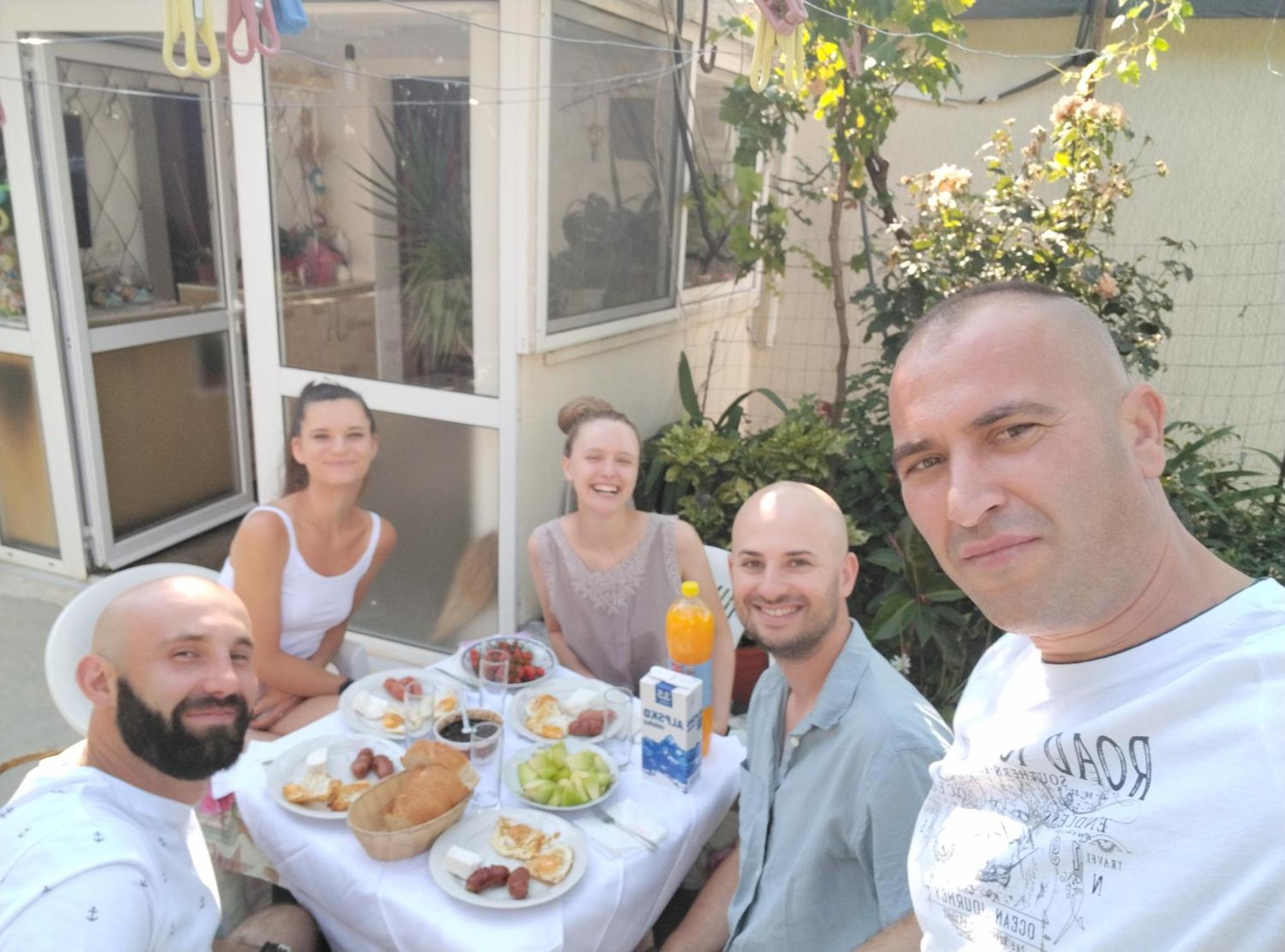 Rondo Guesthouse Gjirokaster Luaran gambar